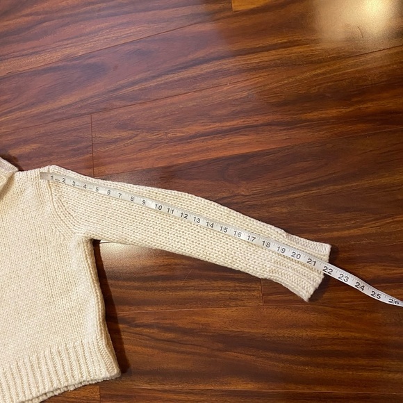 J.Crew Ivory Turtleneck Sweater Soft Wool/acrylic/Alpaca. - Picture 11 of 12